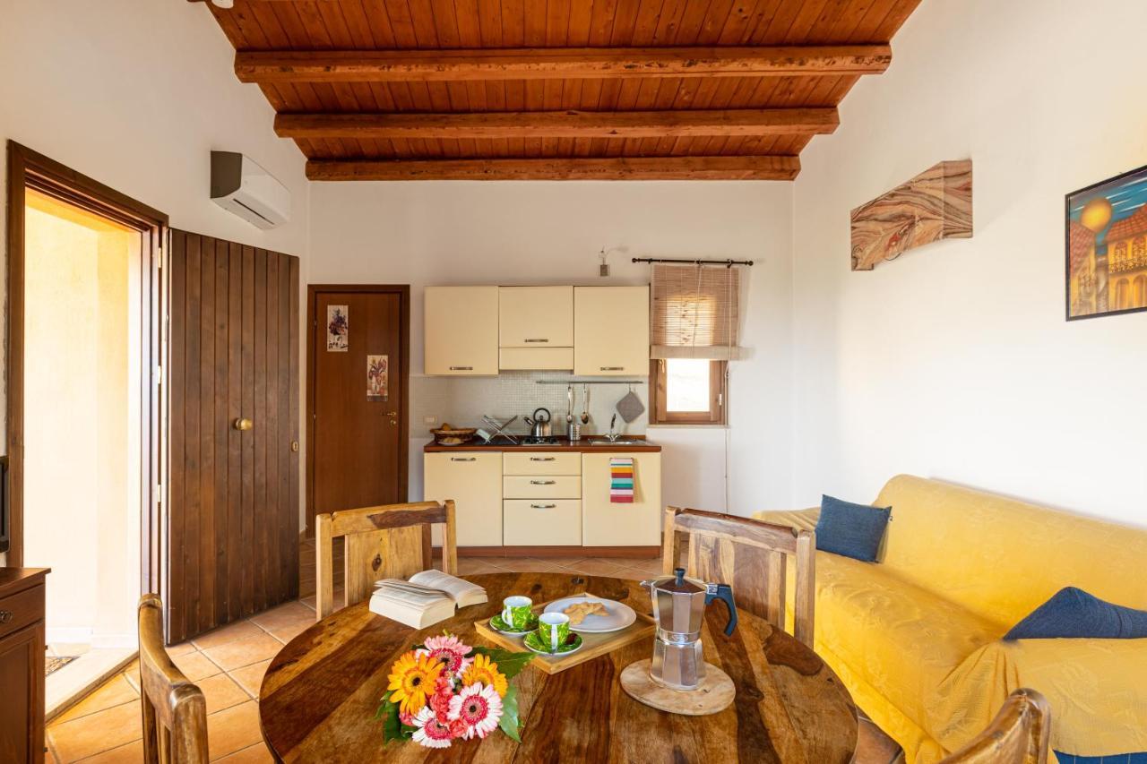 Solemar Sicilia - Le Casette Di Calzata Campofelice Di Roccella Buitenkant foto